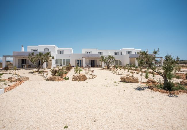 Villa in Xifara - Funky holiday villa with pool, next to the beach Villa in Xifara - Funky holiday villa with pool, next to the beach