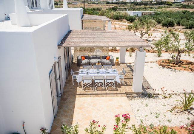 Villa in Xifara - Funky holiday villa with pool, next to the beach Villa in Xifara - Funky holiday villa with pool, next to the beach