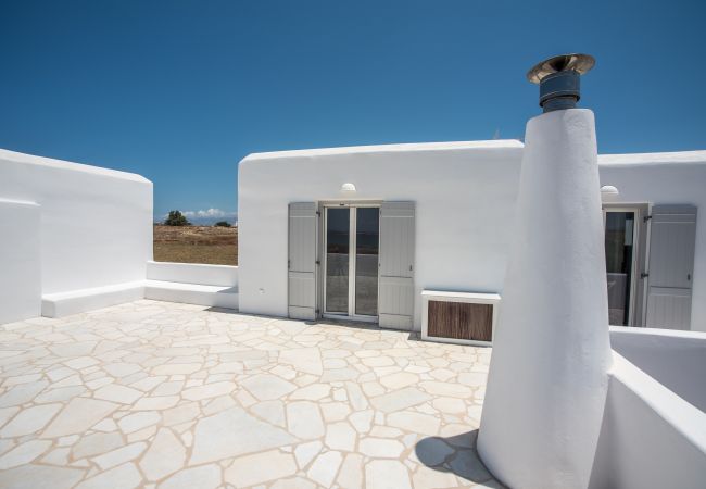 Villa in Xifara - Funky holiday villa with pool, next to the beach Villa in Xifara - Funky holiday villa with pool, next to the beach