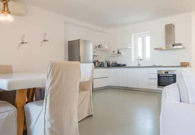 Villa in Xifara - Funky holiday villa with pool, next to the beach Villa in Xifara - Funky holiday villa with pool, next to the beach