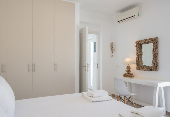 Villa in Xifara - Funky holiday villa with pool, next to the beach Villa in Xifara - Funky holiday villa with pool, next to the beach