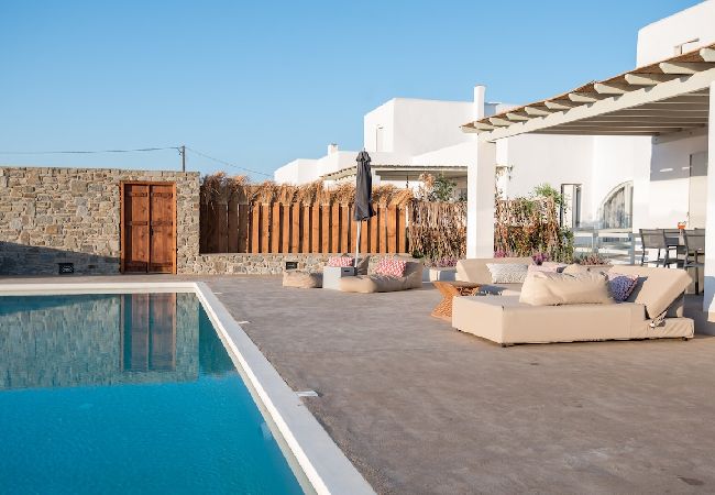 Villa in Xifara - 5BR Beachfront Über Boho Chic Villa, Top Location!  Villa in Xifara - 5BR Beachfront Über Boho Chic Villa, Top Location!