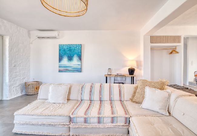 Villa in Xifara - 5BR Beachfront Über Boho Chic Villa, Top Location!  Villa in Xifara - 5BR Beachfront Über Boho Chic Villa, Top Location!