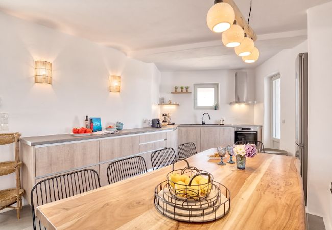 Villa in Xifara - 5BR Beachfront Über Boho Chic Villa, Top Location!  Villa in Xifara - 5BR Beachfront Über Boho Chic Villa, Top Location!