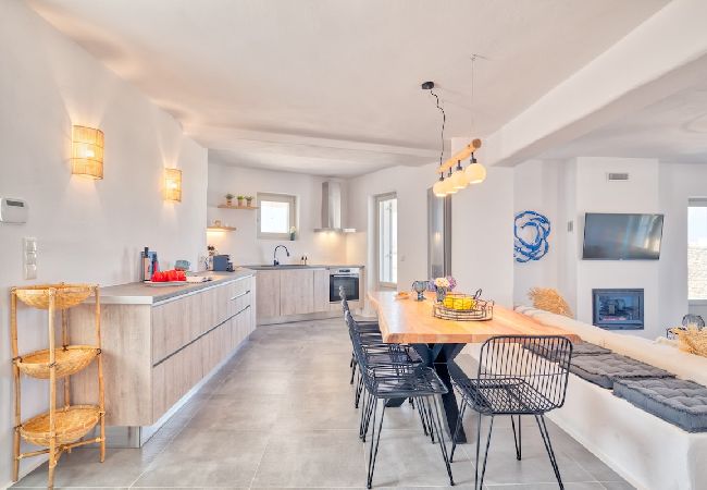 Villa in Xifara - 5BR Beachfront Über Boho Chic Villa, Top Location!  Villa in Xifara - 5BR Beachfront Über Boho Chic Villa, Top Location!