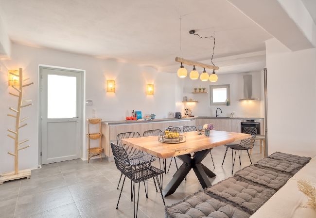 Villa in Xifara - 5BR Beachfront Über Boho Chic Villa, Top Location!  Villa in Xifara - 5BR Beachfront Über Boho Chic Villa, Top Location!