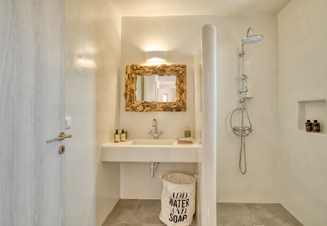 Villa in Xifara - 5BR Beachfront Über Boho Chic Villa, Top Location!  Villa in Xifara - 5BR Beachfront Über Boho Chic Villa, Top Location!