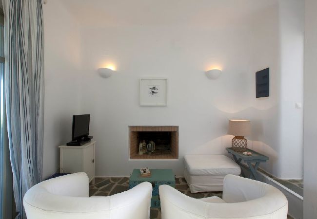 Villa in Santa Maria - Kallisti Villas - An oasis for 22 people  Villa in Santa Maria - Kallisti Villas - An oasis for 22 people