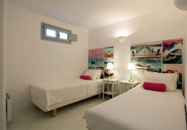 Villa in Santa Maria - Kallisti Villas - An oasis for 22 people  Villa in Santa Maria - Kallisti Villas - An oasis for 22 people