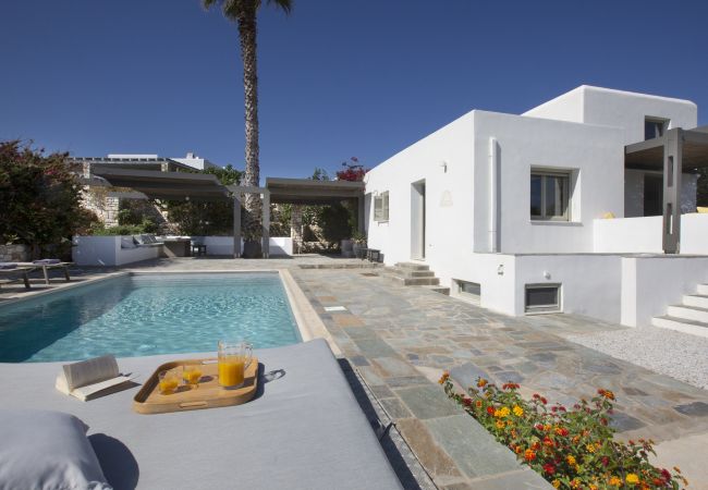 Villa in Ampelas - Elegant villa, sea views, designer renovation 