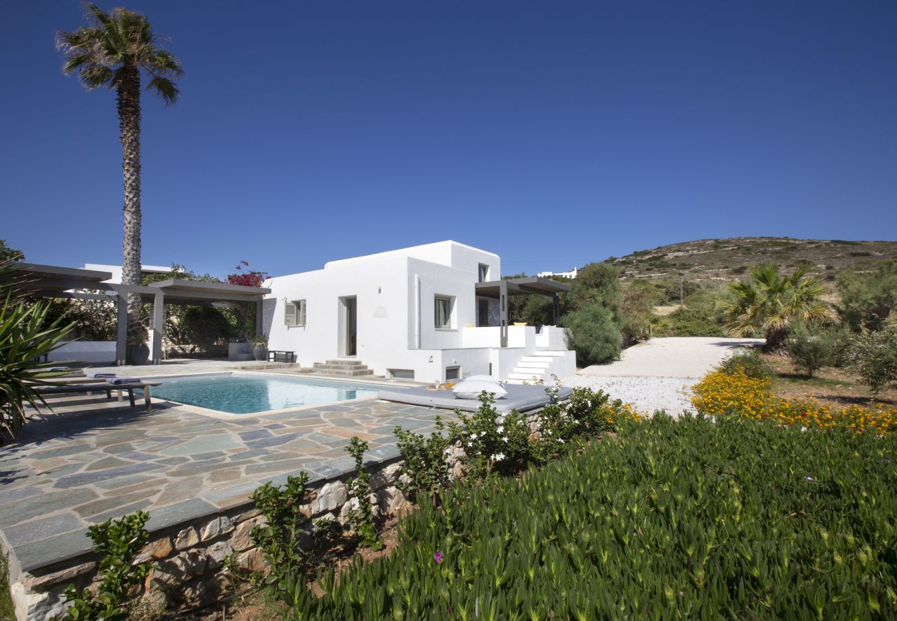Villa in Ampelas - Elegant villa, sea views, designer renovation 
