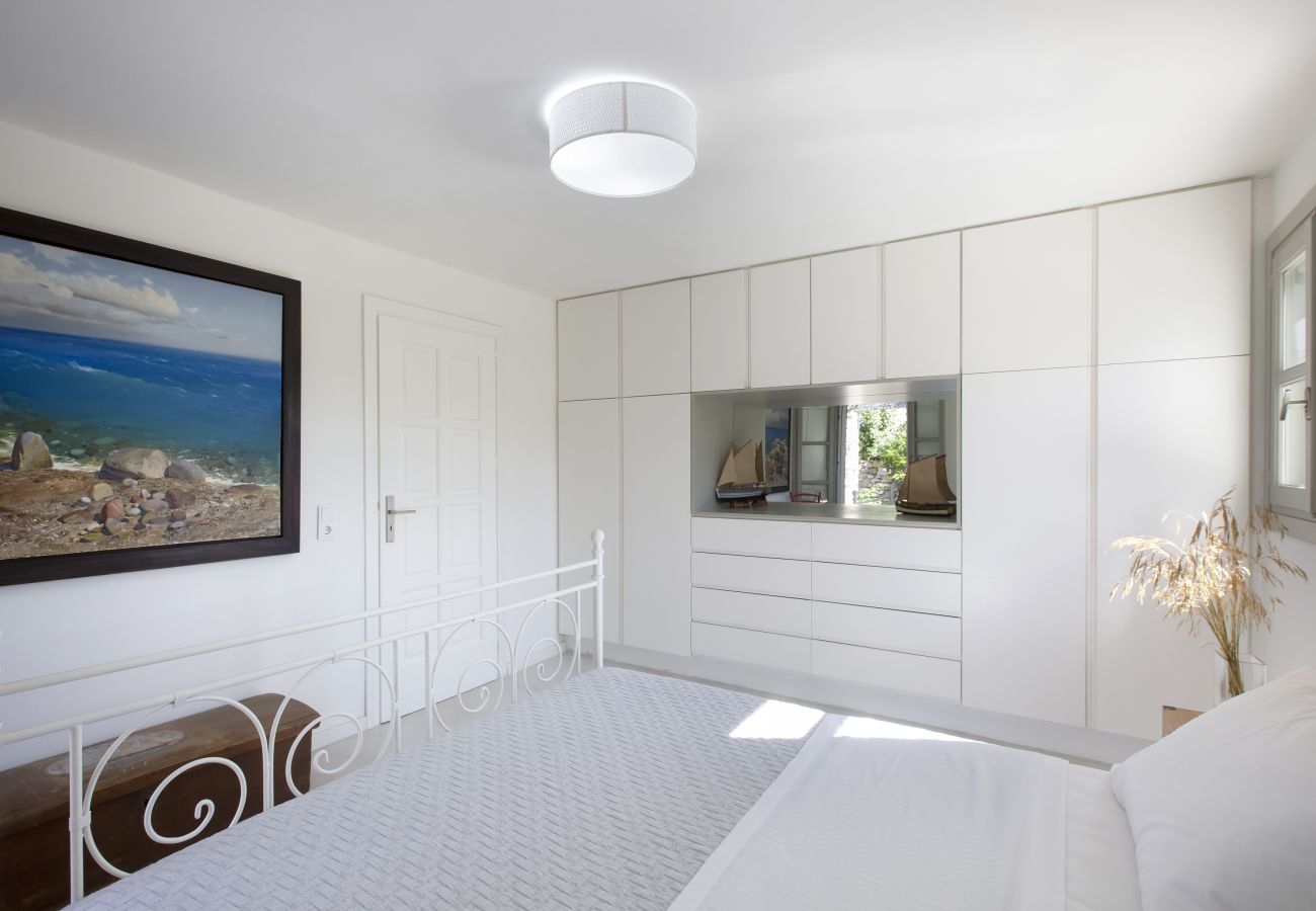 Villa in Ampelas - Elegant villa, sea views, designer renovation 