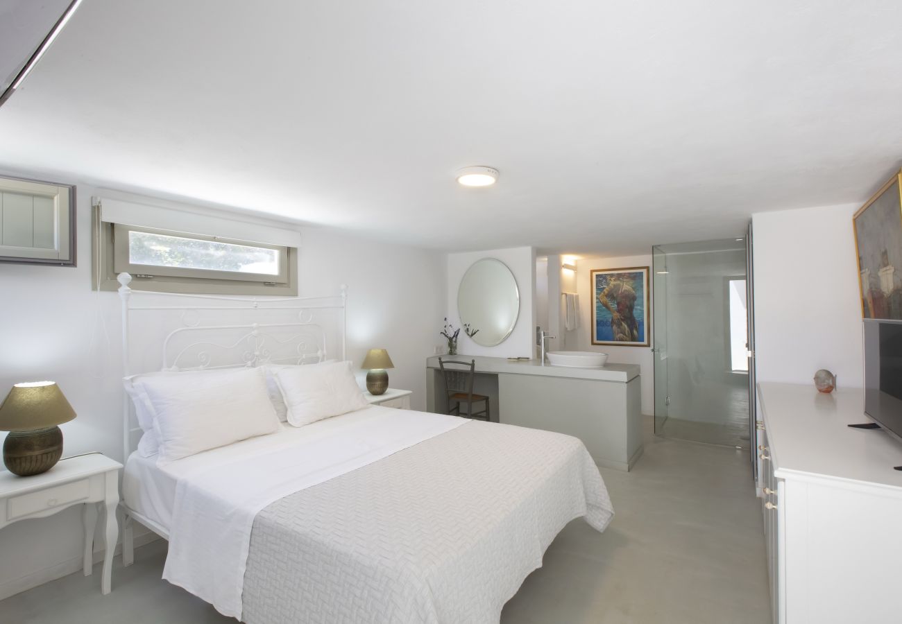 Villa in Ampelas - Elegant villa, sea views, designer renovation 