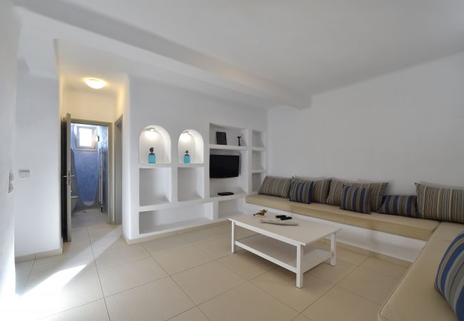 Villa in Naousa - Gorgeous pool villa, stunning sea views, helipad!  Villa in Naousa - Gorgeous pool villa, stunning sea views, helipad!