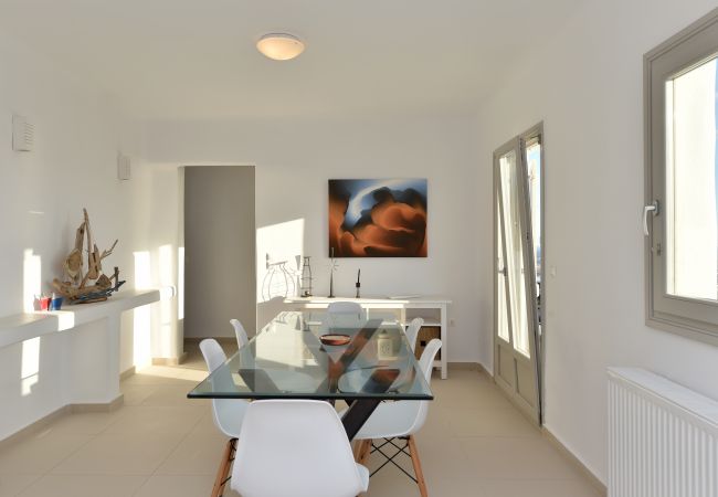 Villa in Naousa - Gorgeous pool villa, stunning sea views, helipad!  Villa in Naousa - Gorgeous pool villa, stunning sea views, helipad!