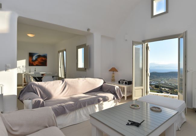 Villa in Naousa - Gorgeous pool villa, stunning sea views, helipad!  Villa in Naousa - Gorgeous pool villa, stunning sea views, helipad!