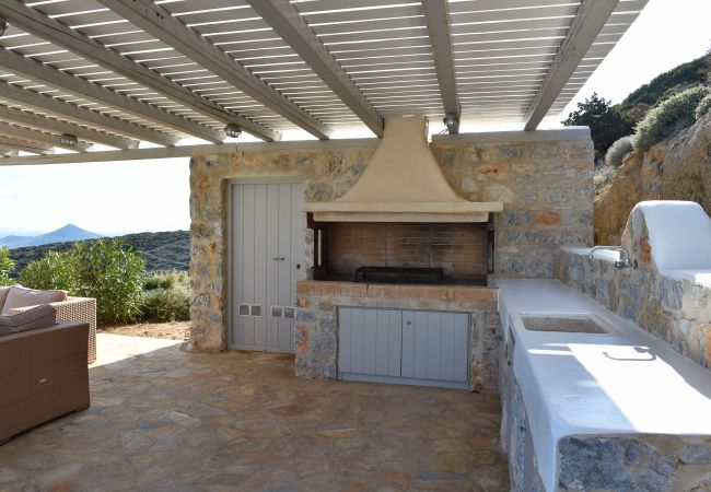 Villa in Naousa - Gorgeous pool villa, stunning sea views, helipad!  Villa in Naousa - Gorgeous pool villa, stunning sea views, helipad!