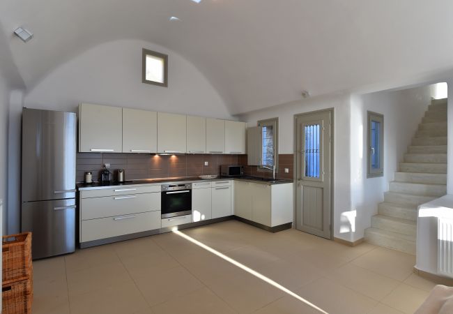 Villa in Naousa - Gorgeous pool villa, stunning sea views, helipad!  Villa in Naousa - Gorgeous pool villa, stunning sea views, helipad!