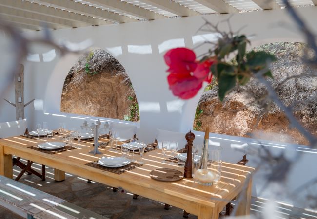 Villa in Naousa - Gorgeous pool villa, stunning sea views, helipad!  Villa in Naousa - Gorgeous pool villa, stunning sea views, helipad!