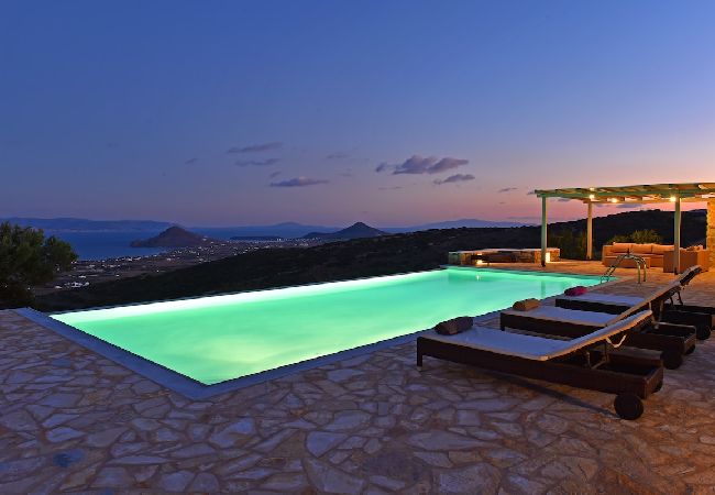 Villa in Naousa - Panoramic three villa complex with helipad  Villa in Naousa - Panoramic three villa complex with helipad