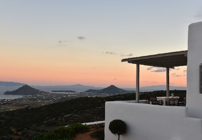 Villa in Naousa - Panoramic three villa complex with helipad  Villa in Naousa - Panoramic three villa complex with helipad