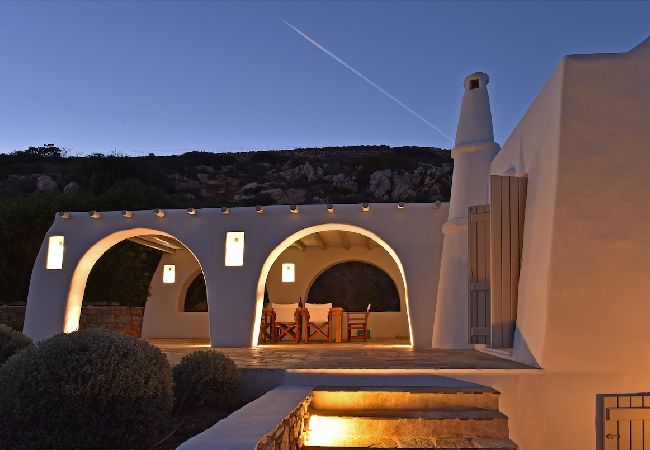 Villa in Naousa - Panoramic three villa complex with helipad  Villa in Naousa - Panoramic three villa complex with helipad
