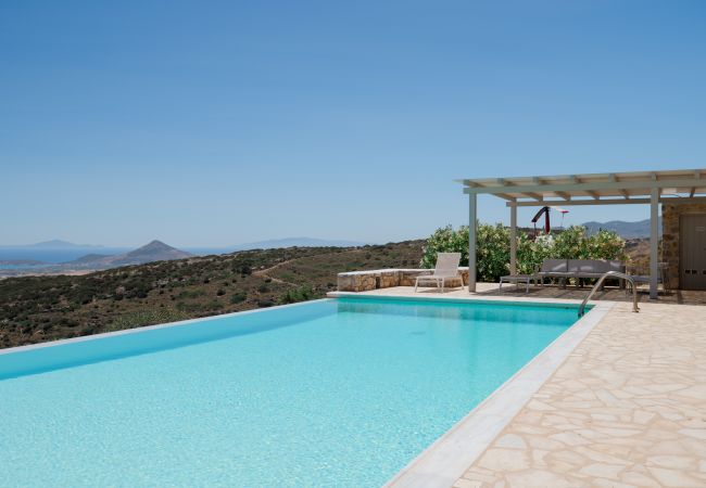 Villa in Naousa - Panoramic three villa complex with helipad  Villa in Naousa - Panoramic three villa complex with helipad