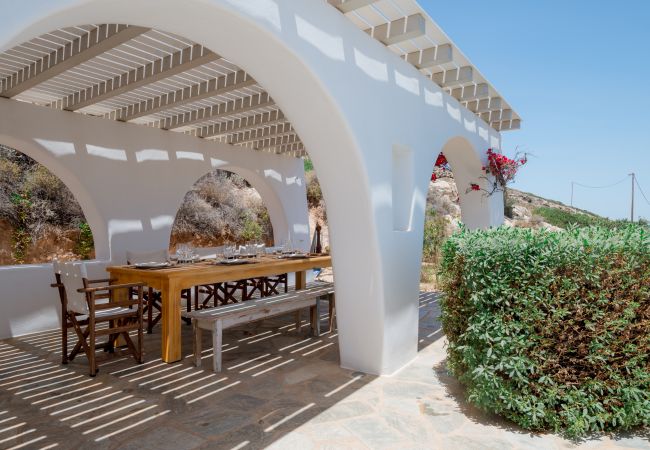 Villa in Naousa - Panoramic three villa complex with helipad  Villa in Naousa - Panoramic three villa complex with helipad