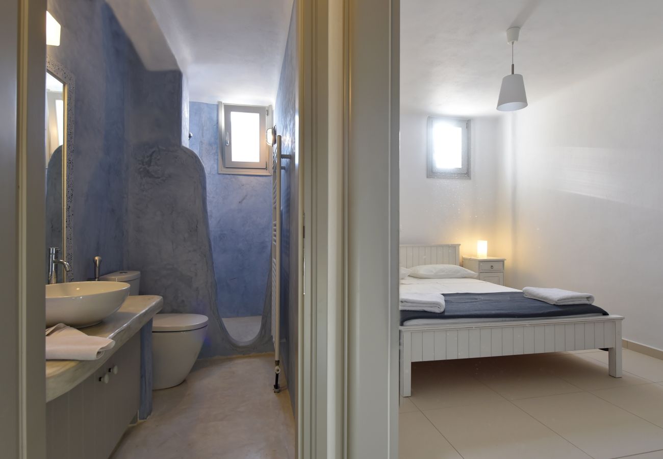 Villa in Naousa - Panoramic three villa complex with helipad 