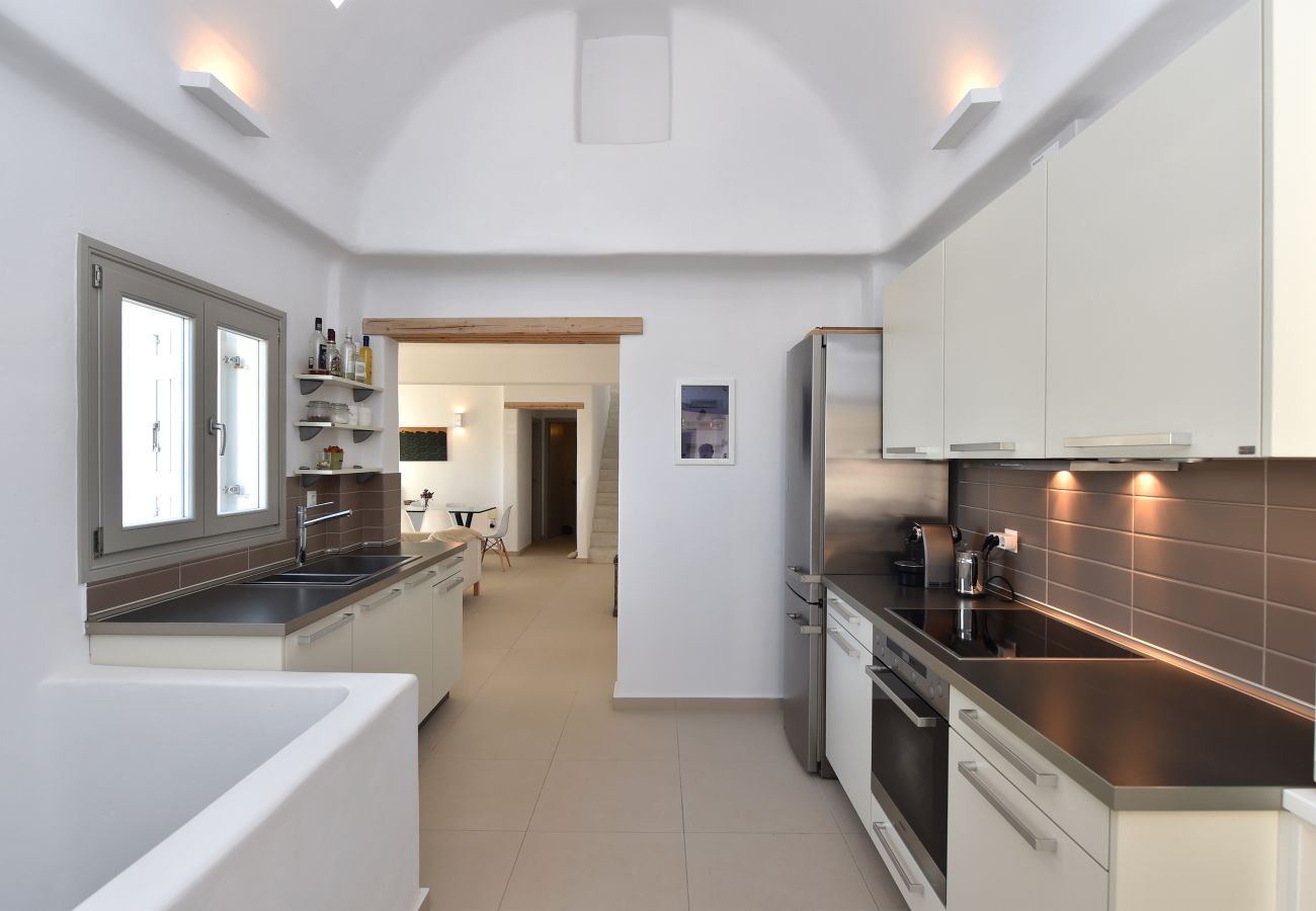 Villa in Naousa - Panoramic three villa complex with helipad 