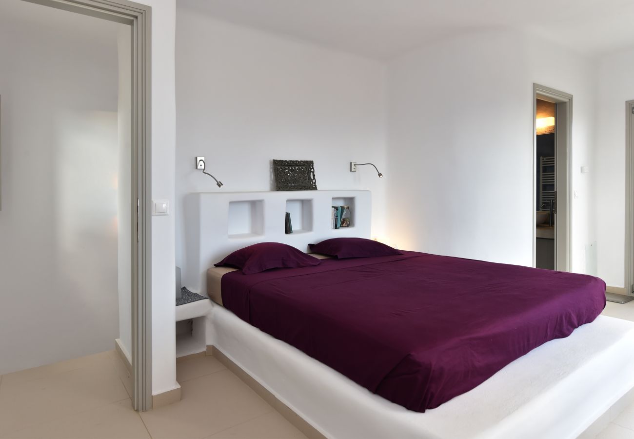 Villa in Naousa - Panoramic three villa complex with helipad 