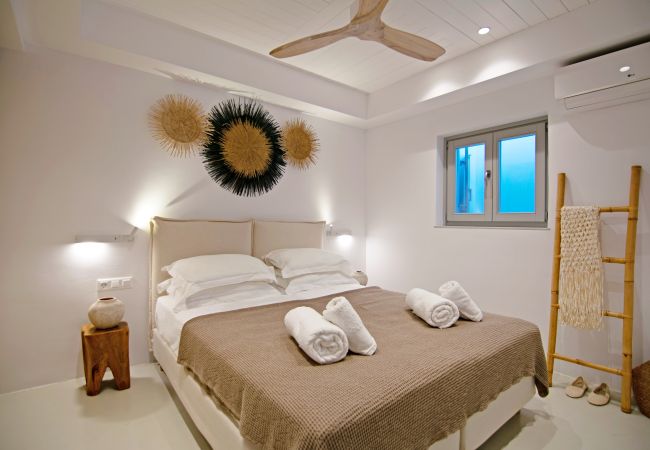 Villa in Antiparos - Luxury Design Dreamy Villa in Antiparos beach Greece Villa in Antiparos - Luxury Design Dreamy Villa in Antiparos beach Greece