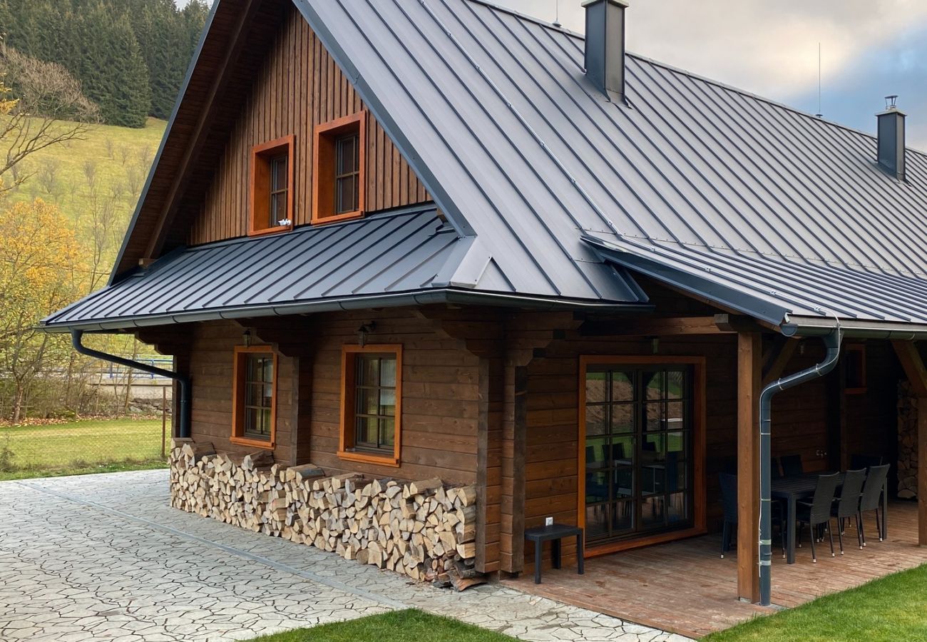 Villa in Velké Karlovice - MKR545 