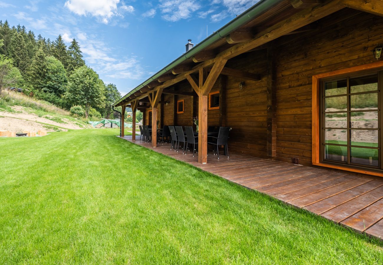 Villa in Velké Karlovice - MKR545 