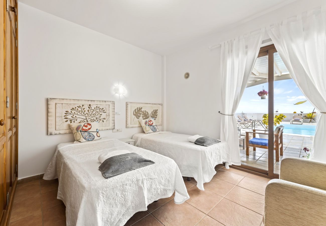 Villa in Playa Blanca - Villa Flora - Villasexperience