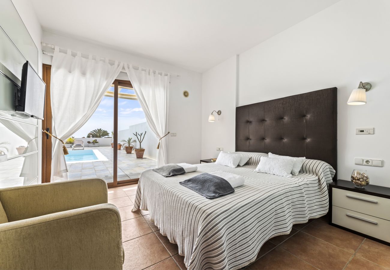 Villa in Playa Blanca - Villa Flora - Villasexperience