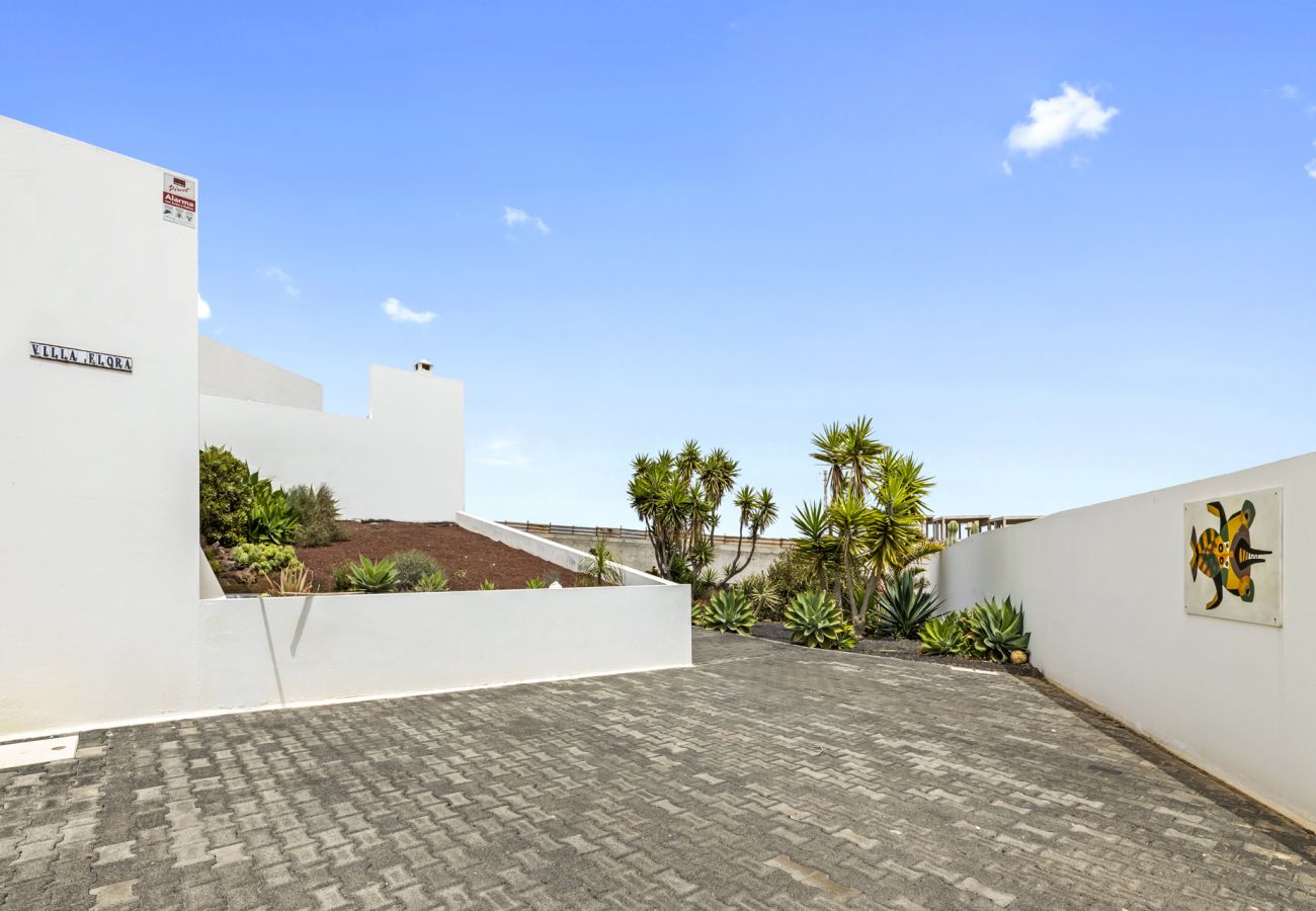 Villa in Playa Blanca - Villa Flora - Villasexperience