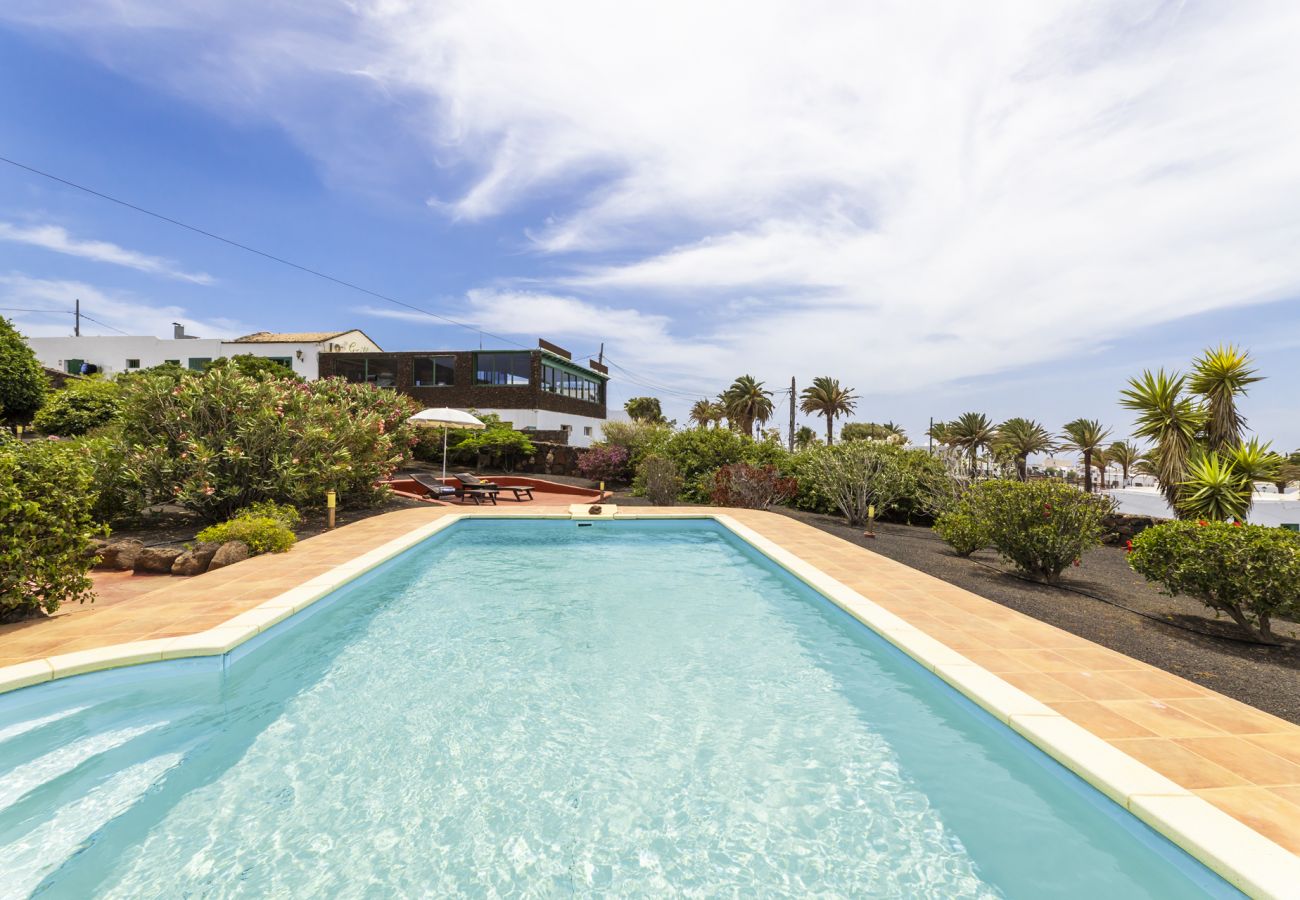 Apartment in Las Breñas - Maretas - Apartamento rural con piscina