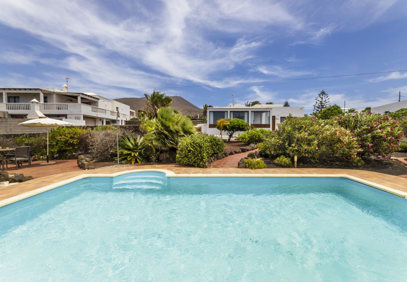 Apartment in Las Breñas - Maretas - Apartamento rural con piscina