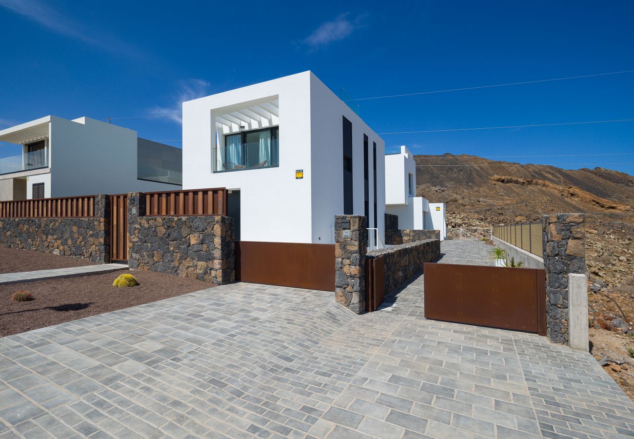 Villa in Corralejo -  Villa Deluxe Las Calderas 01 with private pool