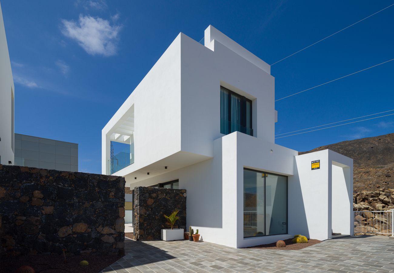 Villa in Corralejo - Las Calderas Vista Retreat