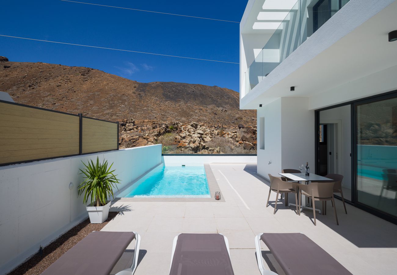 Villa in Corralejo - Las Calderas Vista Retreat