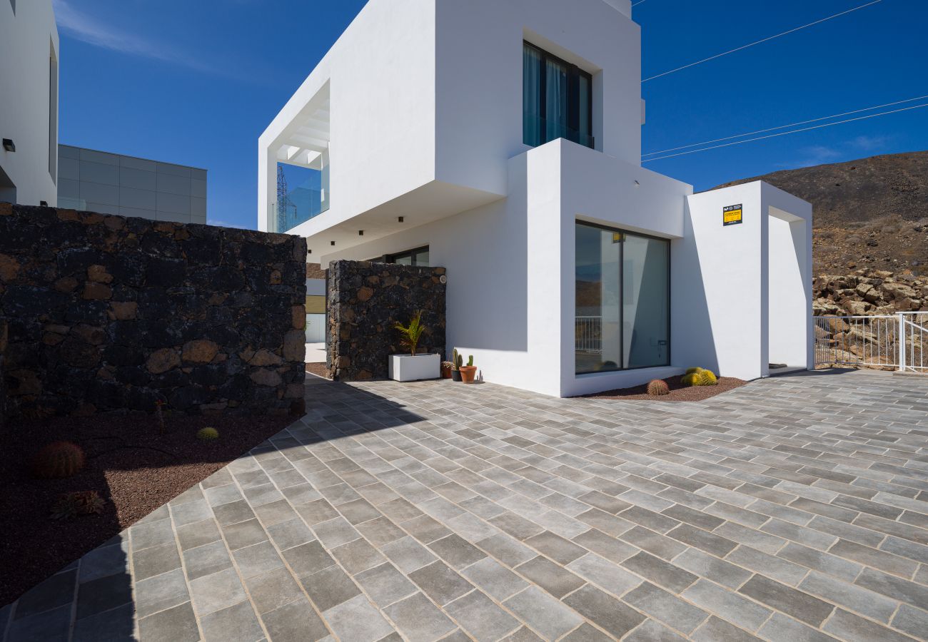 Villa in Corralejo - Las Calderas Vista Retreat