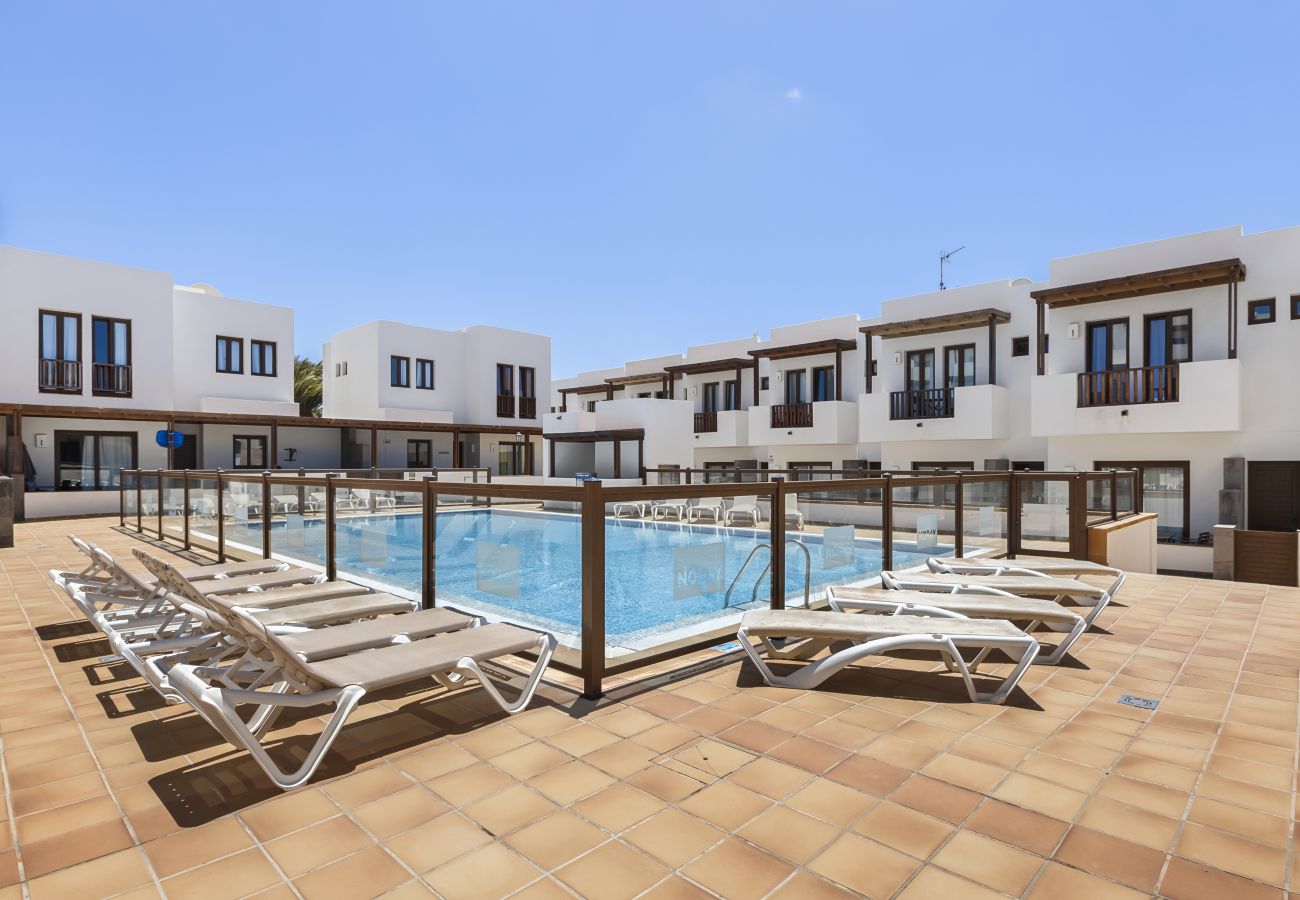 Terraced House in Puerto Calero - La Malvarrosa