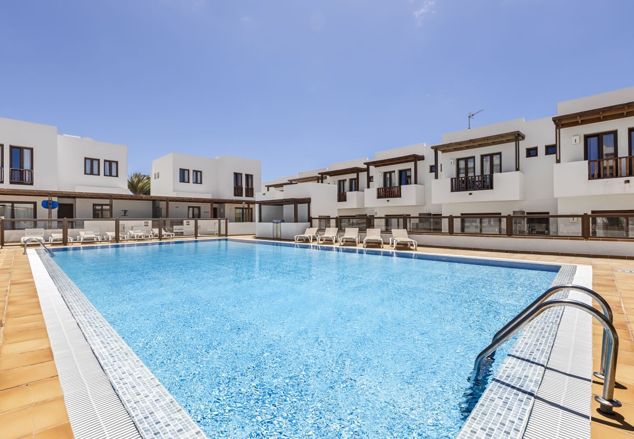 Terraced House in Puerto Calero - La Malvarrosa