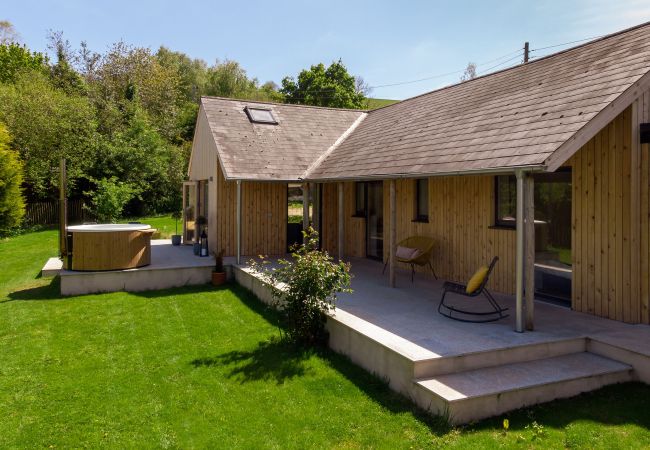 House in Shaldon - Sunnybrook - Carbon Neutral, Woodfired Hottub, near beach House in Shaldon - Sunnybrook - Carbon Neutral, Woodfired Hottub, near beach