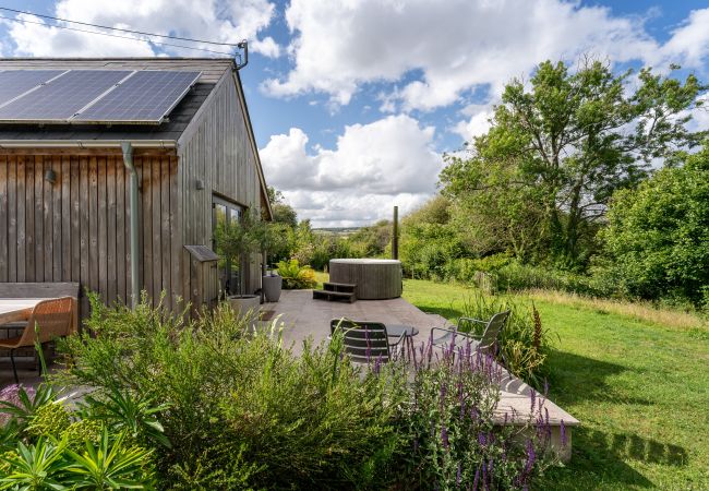 House in Shaldon - Sunnybrook - Carbon Neutral, Woodfired Hottub, near beach House in Shaldon - Sunnybrook - Carbon Neutral, Woodfired Hottub, near beach