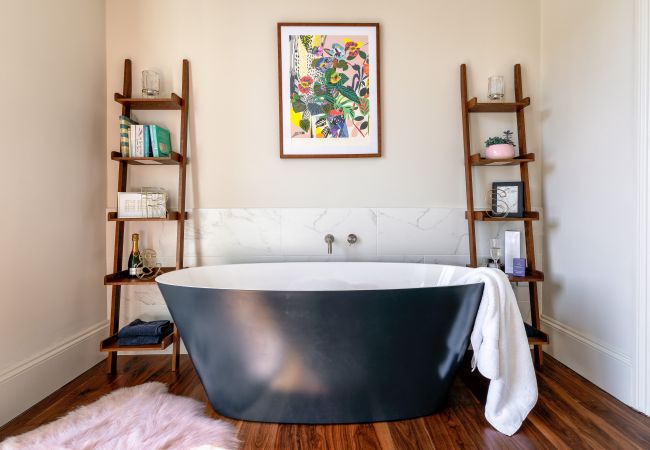 House in Kingswear - Two Guns - Stylish town house with stunning river views House in Kingswear - Two Guns - Stylish town house with stunning river views
