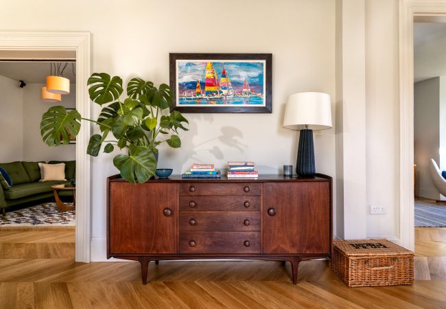 House in Kingswear - Two Guns - Stylish town house with stunning river views House in Kingswear - Two Guns - Stylish town house with stunning river views