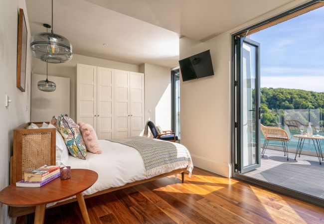 House in Kingswear - Two Guns - Stylish town house with stunning river views House in Kingswear - Two Guns - Stylish town house with stunning river views